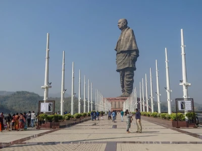 Statue of Unity Deluxe Package